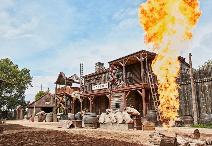 From Barcelona: PortAventura Theme Park Ticket & Transfer - Barcelona to PortAventura, the easy way to do a very full day