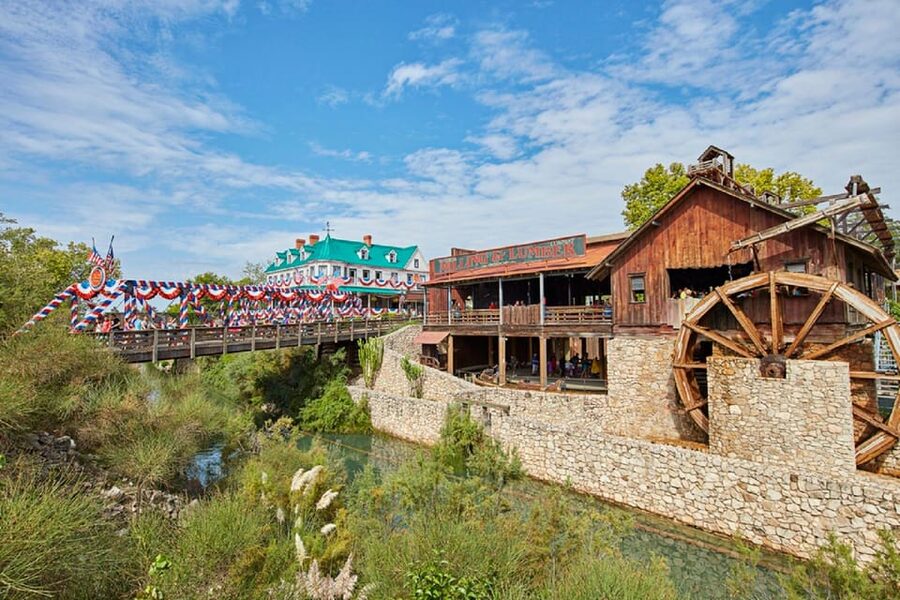 From Barcelona: PortAventura Theme Park Ticket & Transfer - Water attractions and the “bring a cap” rule