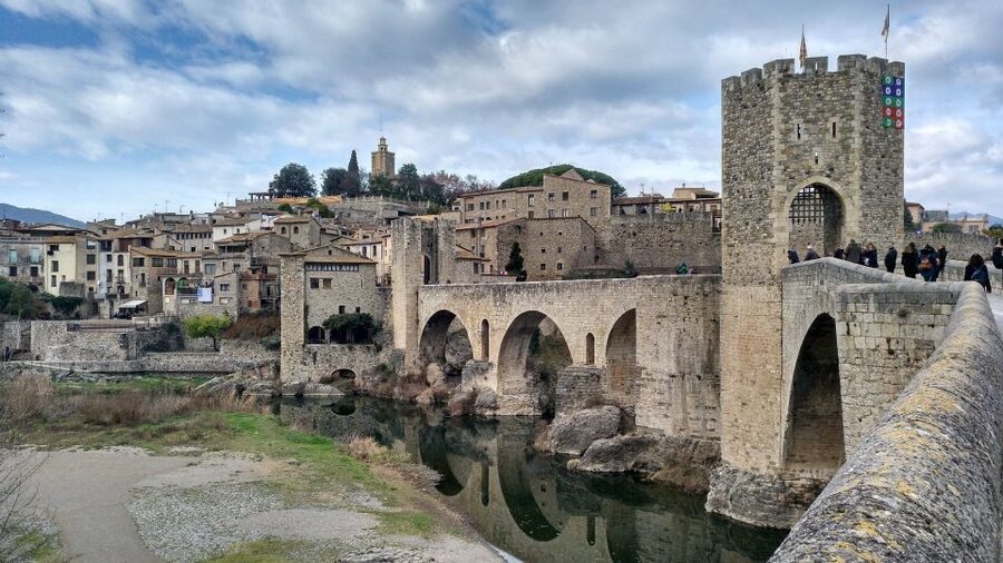 From Barcelona: Private Besalú and Medieval Towns Tour - Private Van Comfort, Real-Time Planning, and Why It Matters
