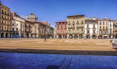 Private Besalú and Medieval Towns Tour