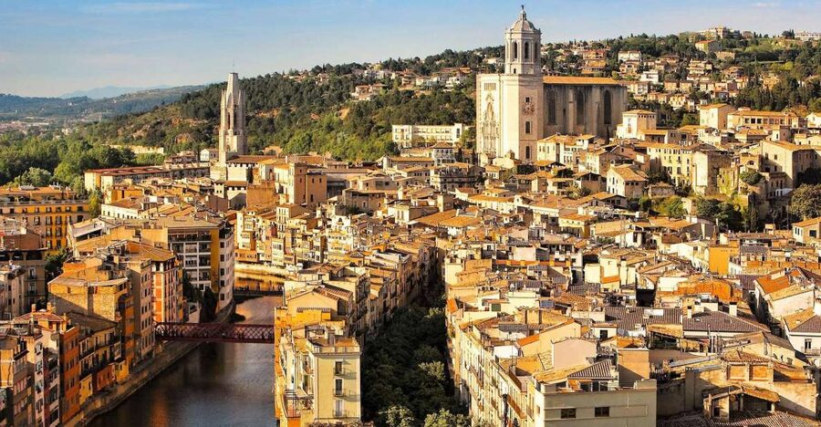 From Barcelona: Private Medieval Girona Half-Day Tour - Girona Street Walk, Medieval Corners, and How to Notice More Than Buildings