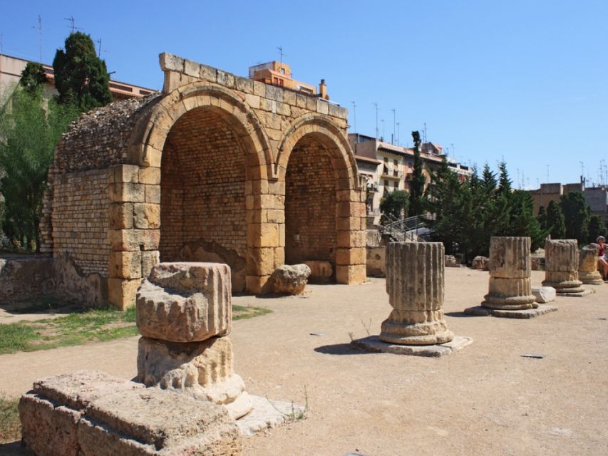 From Barcelona: Tarragona & Sitges Full Day Tour with Pickup - Sitges on Foot: Winding Streets, Modernism, and the Americanos Story