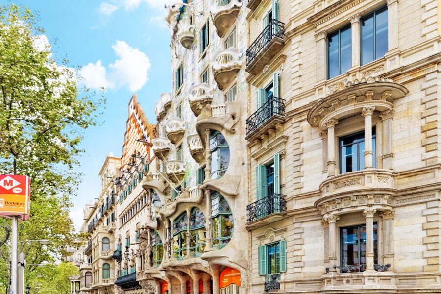 From Costa Brava: Barcelona and Antoni Gaudí's Work Bus Tour - Key points before you go