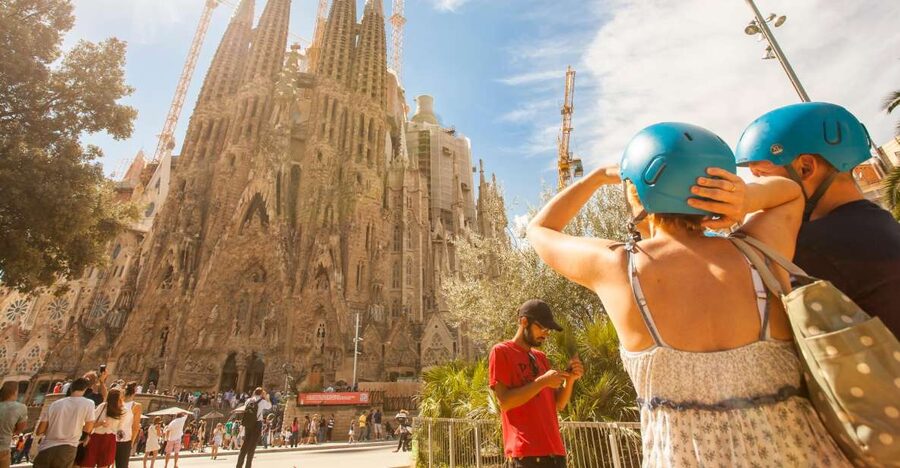 Gaudi's Barcelona 2-Hour Segway Tour with a Live Guide - Barrio Gòtic photo stops: narrow streets, quick stories, and first taste of Gaudi’s era