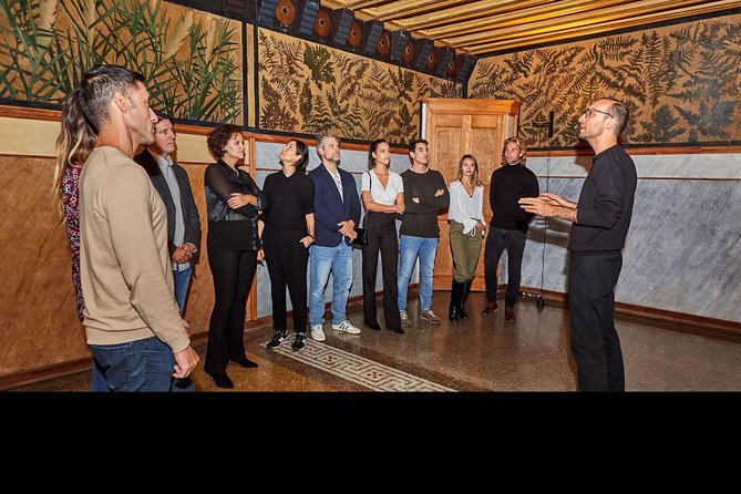Gaudi´s Casa Vicens Guided Tour - Photo ops and souvenirs without turning the tour into a shopping run
