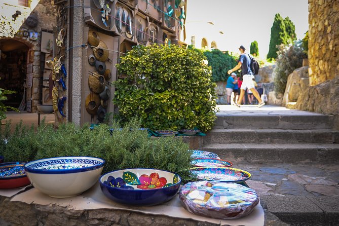 Girona & Costa Brava Small Group Tour From Barcelona with Paella! - How guides shape the experience, and how you should use free time
