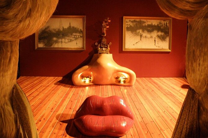 Girona & Dali Museum Small Group Tour with Pick-up from Barcelona - El Call and Medieval Streets: Small Lanes, Big Context
