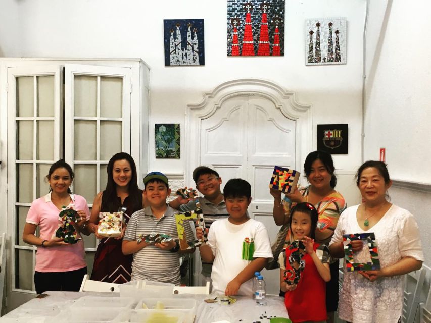 Guided Gaudí’s Trencadís Mosaic Workshop in Barcelona - Languages and Group Size: Small Group Means More Help