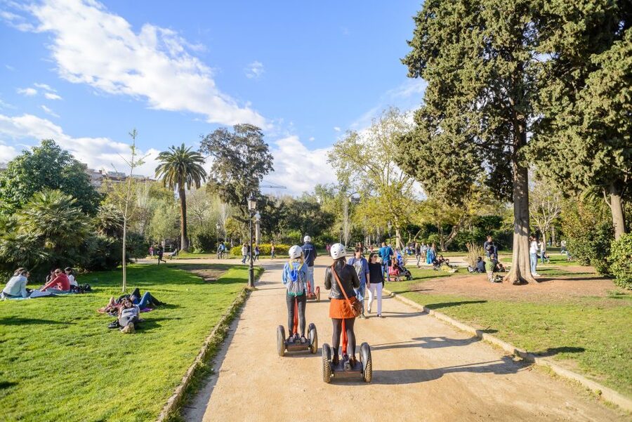Intro Segway Tour Barcelona 1h - Getting set up: training, helmets, and why beginners usually do fine