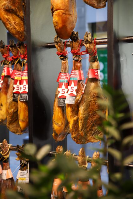 Jamón Experience Essential: Iberian Ham Tasting in Barcelona - Gran Reserva meets 50% Ibérico de Cebo: what you actually learn by tasting both