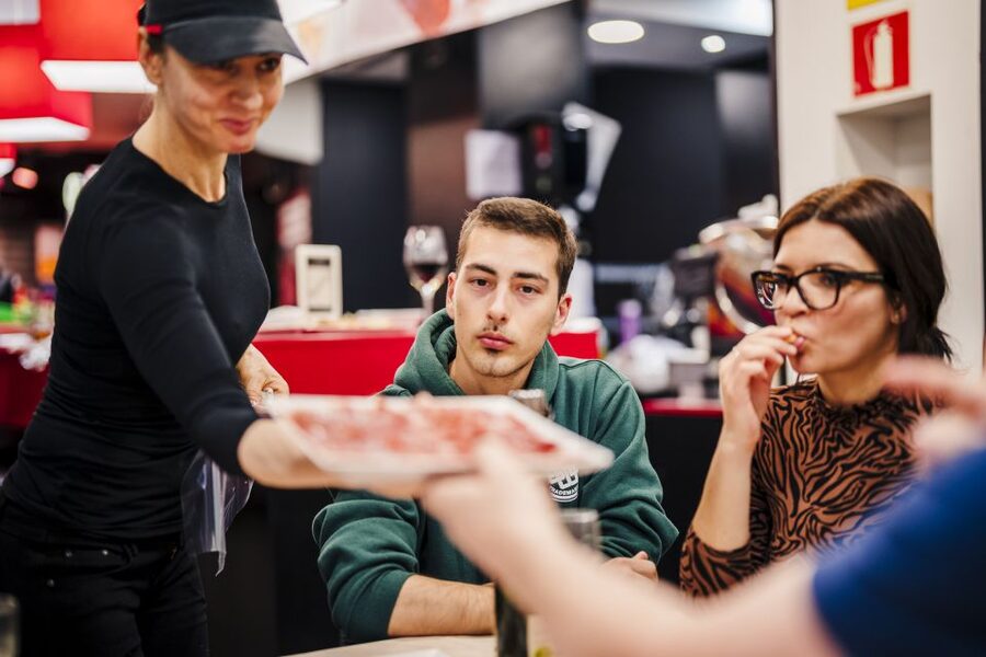 Jamón Experience Master Plus: Ham, Wine & Cheese Tasting - Why this jamón tasting near Sagrada Familia is a smart food stop