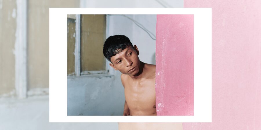 KBr Fundación MAPFRE – Photography Exhibitions - Your visit flow: ticket desk, audio guide QR, and headphones