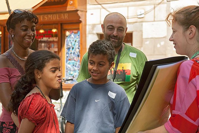 Kids and Family Gothic Quarter Walking Tour in Barcelona - Cathedral Facade, Plaça del Rei, and Plaça de Sant Jaume: The Big Stops First