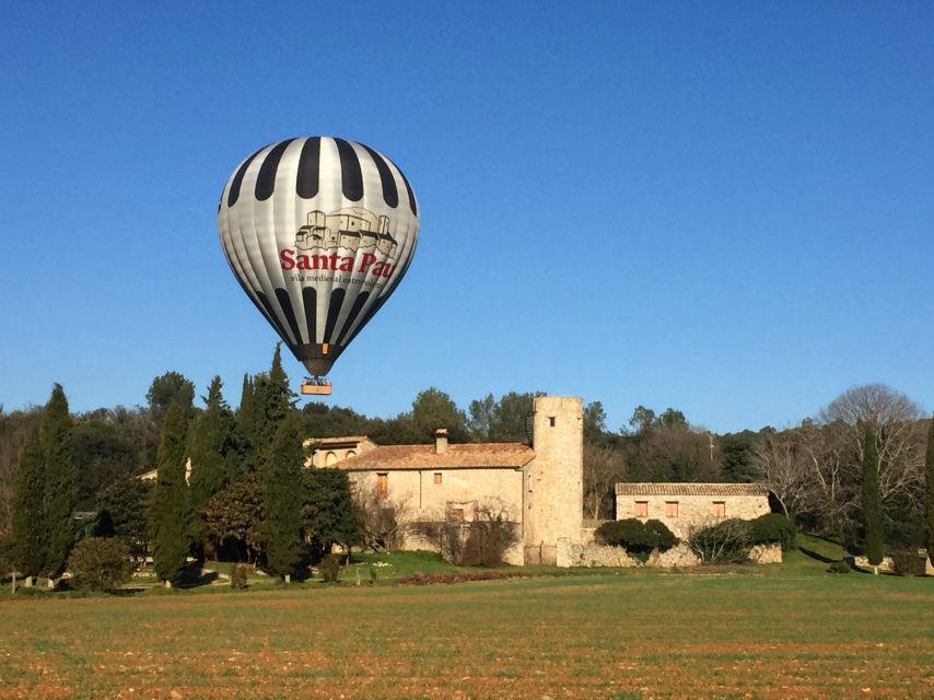 La Garrotxa Volcanoes Half-Day Hot Air Balloon Flight - The exclusive breakfast: pa amb tomàquet, sausages, and ratafia