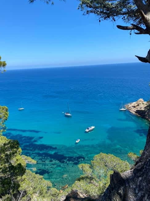 Lloret de Mar: Guided Sightseeing Tour in a 4x4 Vehicle - Small group size, languages, and how it affects the whole feel
