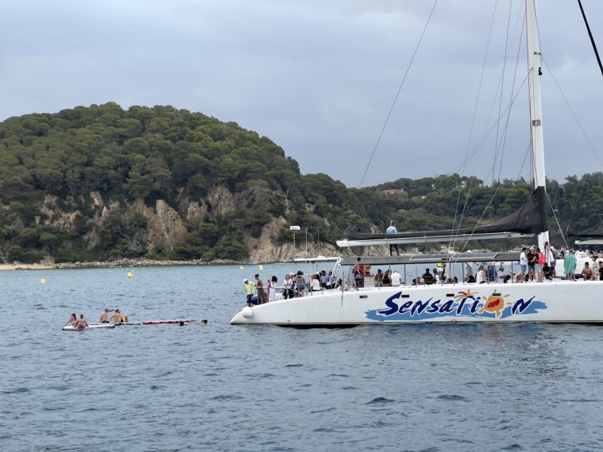 Lloret de Mar: Sunset Catamaran Cruise with DJ and Drinks - Drinks Included: How to Think About the Up to 5 Option