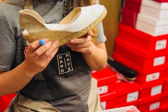 Make Authentic Espadrilles in Barcelona - Timing and Practical Setup for a Smooth Session