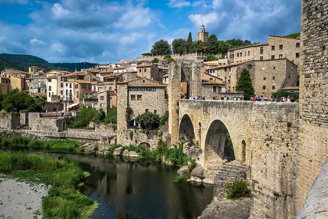 Medieval Three Villages Small Group Day Trip from Barcelona - Castellfollit de la Roca, the tiny basalt-cliff town stop