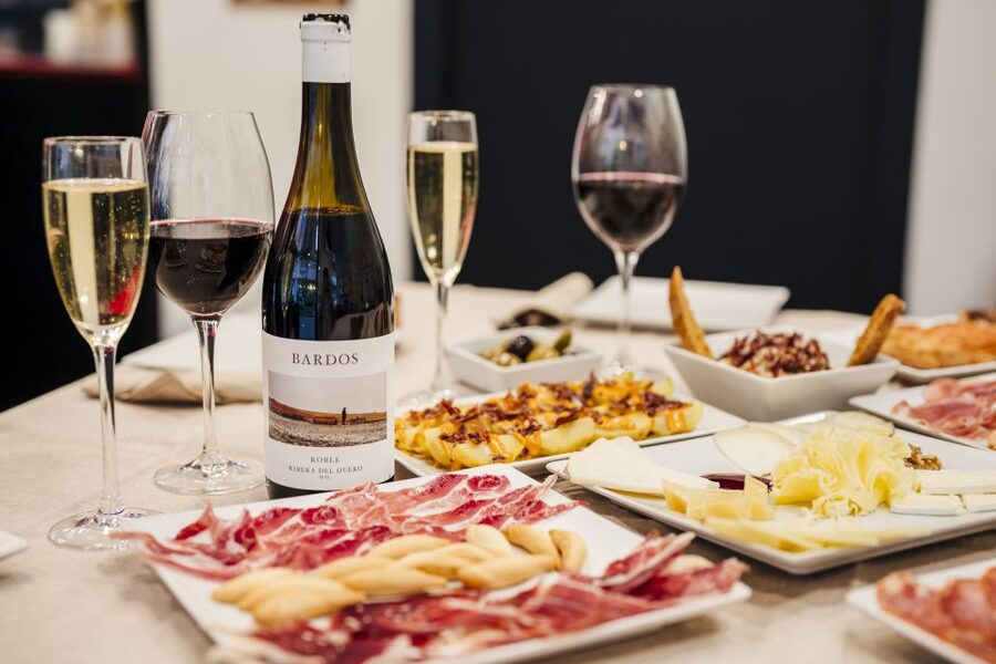 Menu Gourmet - Jamón, Cheese & Wine near Sagrada Familia - Key points to decide fast