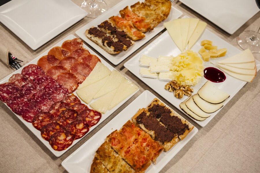 Menu Gourmet - Jamón, Cheese & Wine near Sagrada Familia - Who this menu suits best, and who should skip it