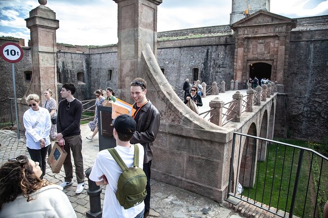 Montjuïc Walking Tour With Optional Flamenco Show - Stop 1: Montjuïc Castle, the fortress you see first and upgrade later