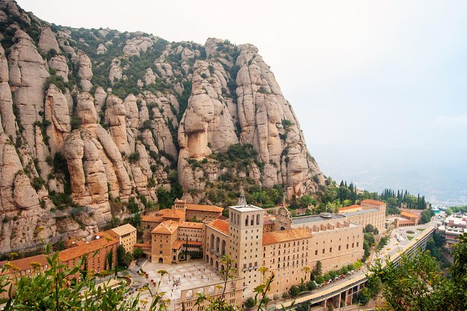 Montserrat: Cog-Wheel, Basilica, Black Madonna & Licor Tasting - Getting Back Down: Return Bus Time and How to Recover After