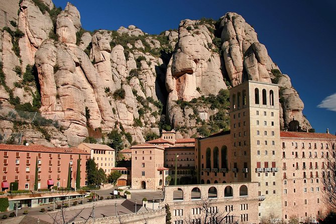 Montserrat Half Day with Cable Car and Easy Hike from Barcelona - The free time window: farmers market, cafes, and planning your snack strategy