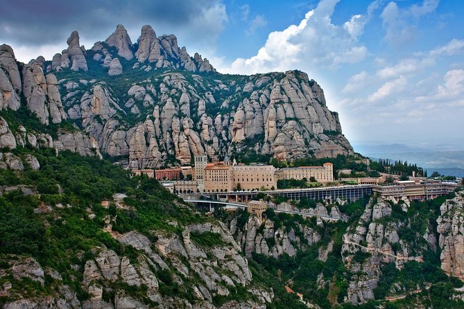 Montserrat Monastery Small Group or Private Tour Hotel pick-up - Stop 2, Abadia de Montserrat: La Moreneta and the Basilica Visit