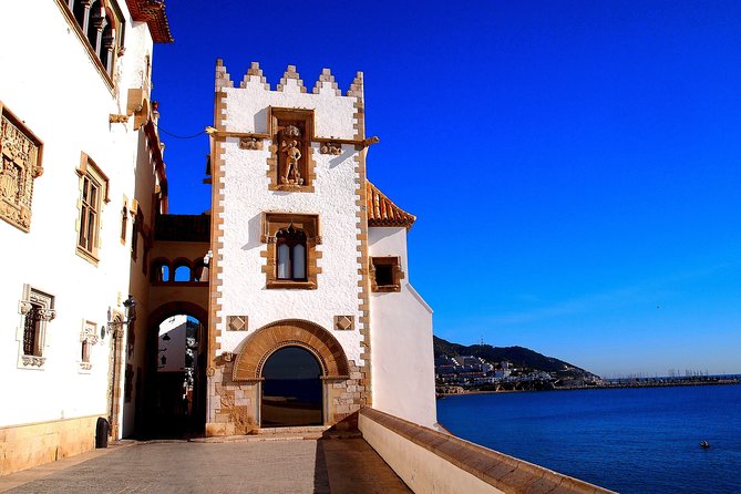 Montserrat Monastery with Easy Hike & Sitges Tour from Barcelona - Timing and comfort: how to plan your day so it feels relaxed