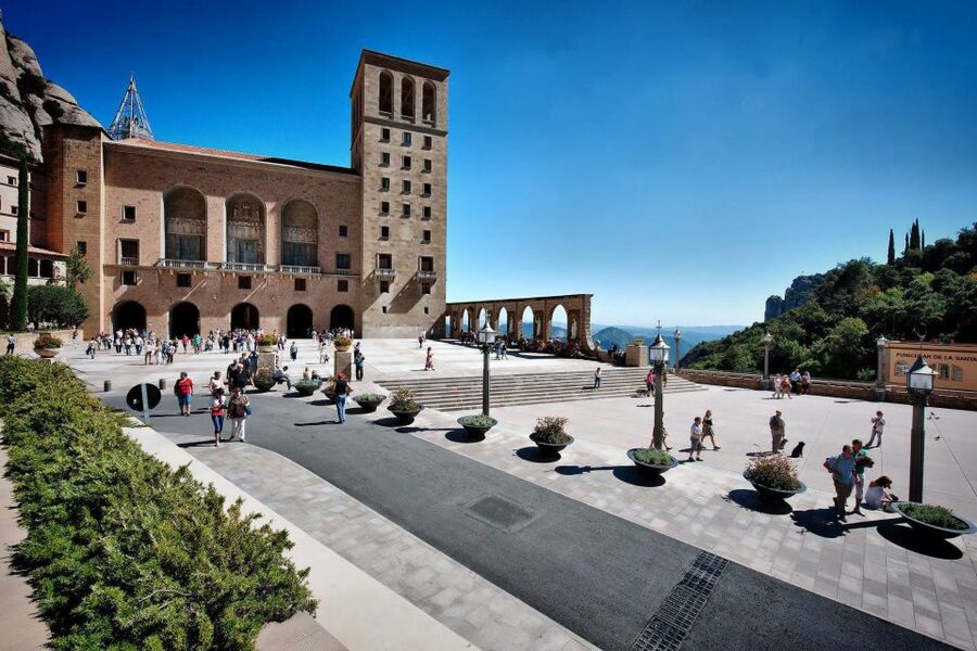 Montserrat Museum and Monastery Entry Ticket - The audio guide rhythm: Basilica and La Moreneta in one story
