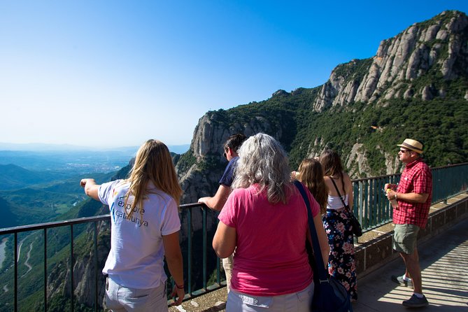 Montserrat & Winery Visit Tour with Traditional Farmhouse Lunch - Free time on the mountain paths (and how to not waste it)