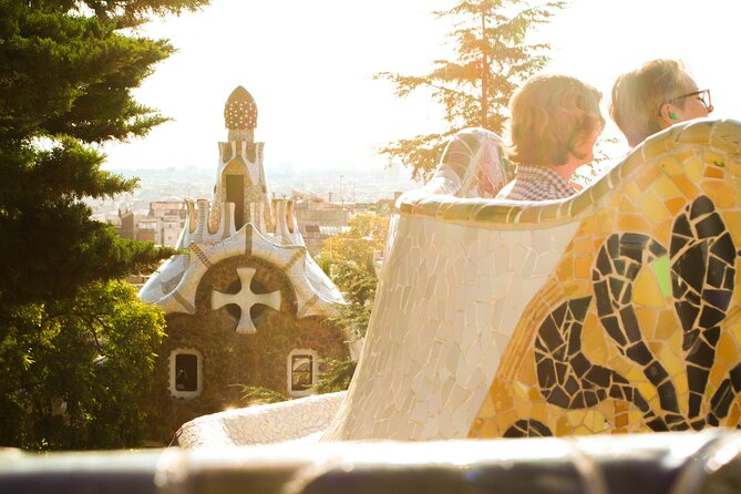 Park Guell and Sagrada Familia Tour with Skip the Line Tickets - Park Güell: views, dragons, and the uphill reality