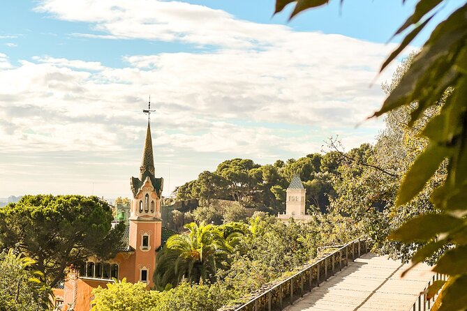 Park Guell and Sagrada Familia Tour with Skip the Line Tickets - What to wear and bring for a smoother day
