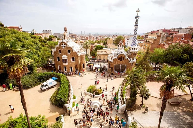Park Güell: Guided Tour with Optional Gaudí Experience Entry - Trencadís mosaics, Doric columns, and Gaudí’s organic design