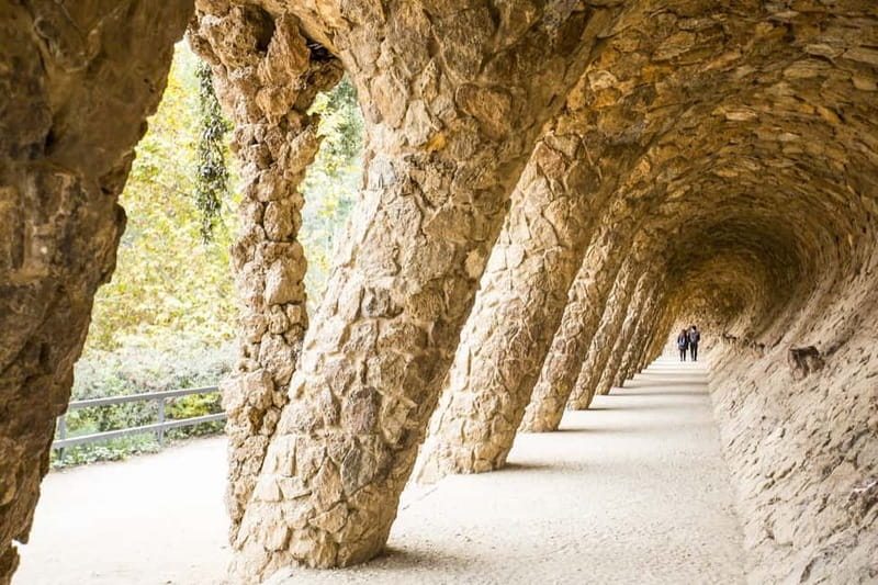 Park Güell: Guided Tour with Optional Gaudí Experience Entry - Gaudí Experience add-on: the 4D projection that adds context