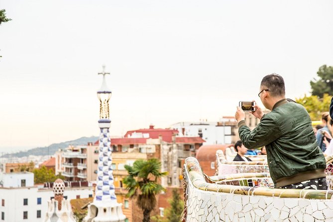 Park Guell Guided Tour with Skip-the-Line Ticket - Skip-the-line admission: why it matters for a 1-hour plan