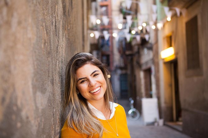 Photoshoot tour in Barcelona Secret Corners - How the session works: posing help, comfort, and real results