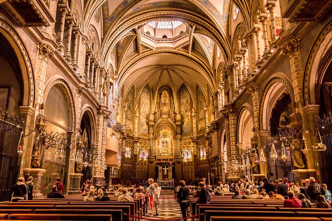 Premium Montserrat & Wine Full Day Tour from Barcelona - What the guides actually add, and why the day feels fun instead of stuck