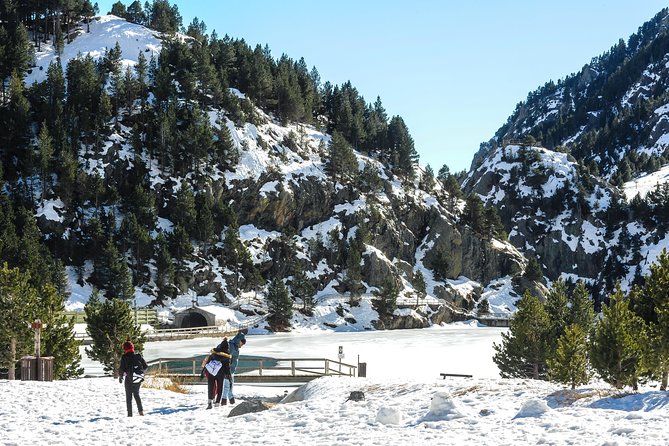 Pyrenees & Medieval Towns Small Group Tour from Barcelona - Vall de Núria: pick hiking, lake time, or optional cable car