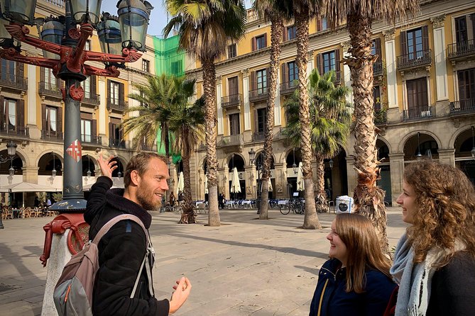 Ramblas, Old Town, Gothic and Gaudi Architecture Walking Tour - Casa Batlló and La Pedrera from the outside, where the magic starts