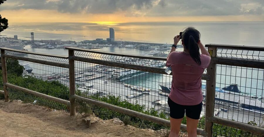 Running tour: Keep fitness & explore Barcelona - Starting in Plaça Espanya, then letting the hill do the work