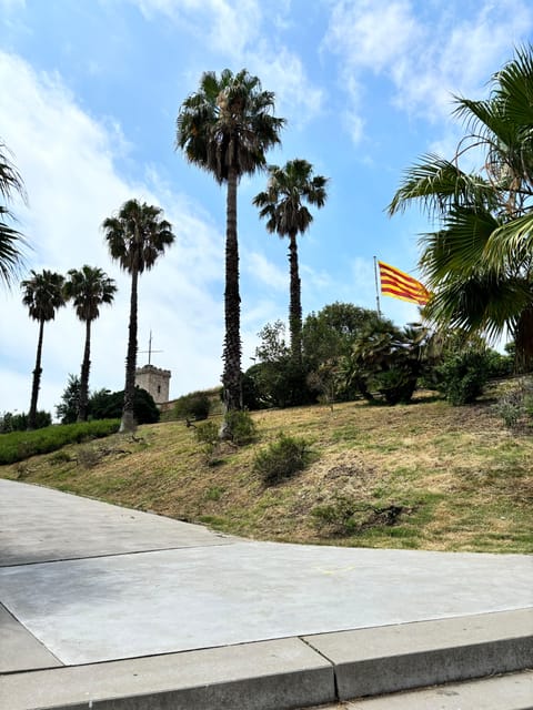 Running tour: Keep fitness & explore Barcelona - Languages, guide style, and small-group coaching