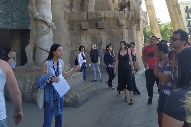 Sagrada Familia English Guided Tour & Optional Tower Access - Why This Sagrada Familia Tour Feels Different From DIY Visits