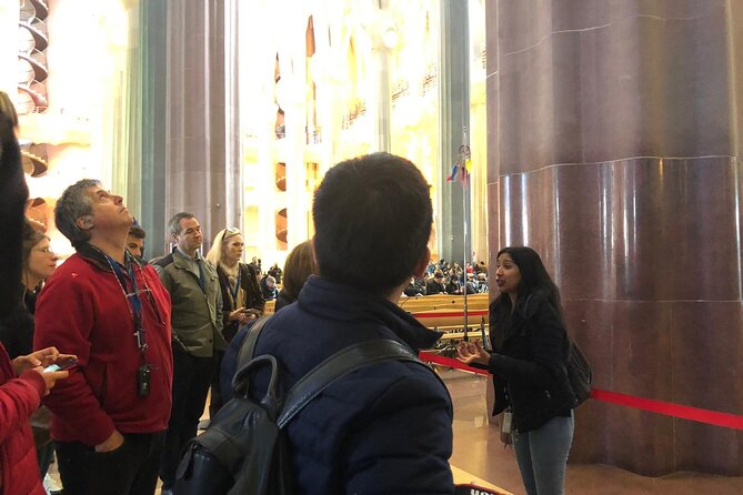Sagrada Familia English Guided Tour & Optional Tower Access - After Your Tour: Stay in the Basillica Area or Head to Plaça de Gaudí