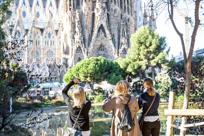 Sagrada Familia Fast Track Guided Tour with Towers Access - The real payoff: guided Sagrada Familia plus practical tower access