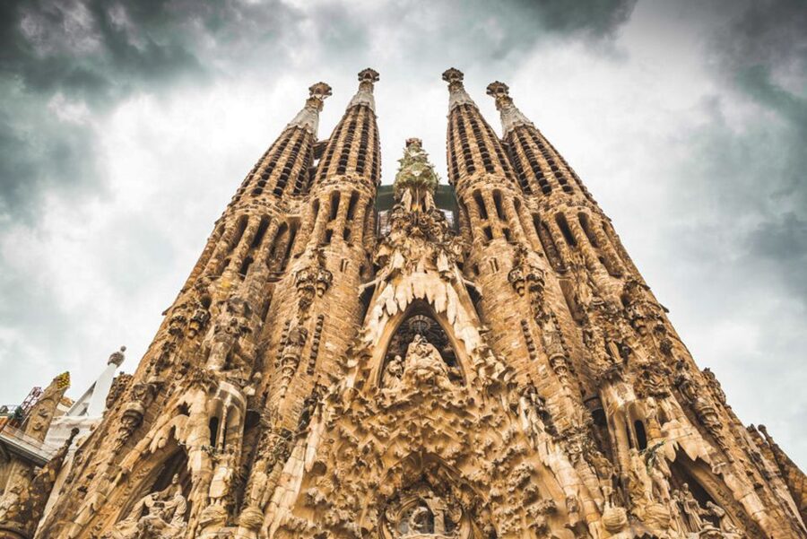 Sagrada Familia & Gaudi Guided Tour Private or Small Groups - Transfer time: how the included subway ride keeps the schedule sane
