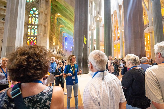 Sagrada Familia Guided Tour with Skip The Line Access - The guided flow: from Gaudí mission to the basilica interior