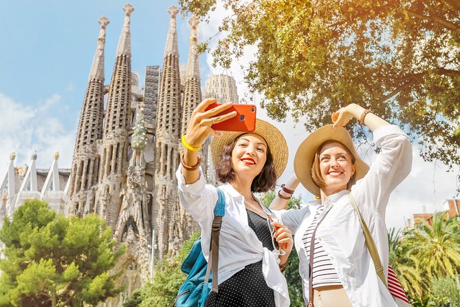 Sagrada Familia Guided Tour with Skip The Line Access - Park Güell combo option: handy if you want two Gaudí hits