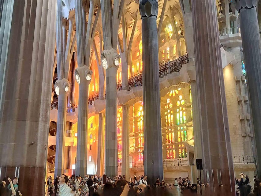 Sagrada Familia Guided Tour with Skip-the-Line Entry Ticket - The free time inside: how to use it well