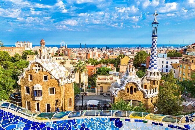 Sagrada Familia & Park Güell Optional: Small Group Tour - Pickup in Barcelona: helpful when it works, tricky when streets block it